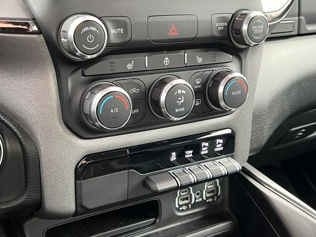 2023 RAM 1500 Big Horn Crew Cab 4x4 5'7' Box