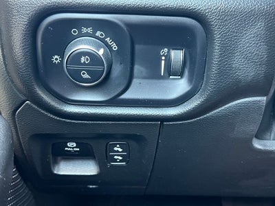 2023 RAM 1500 Big Horn Crew Cab 4x4 5'7' Box