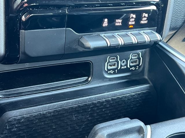2023 RAM 1500 Big Horn Crew Cab 4x4 5'7' Box