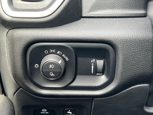 2023 RAM 1500 Big Horn Crew Cab 4x4 5'7' Box