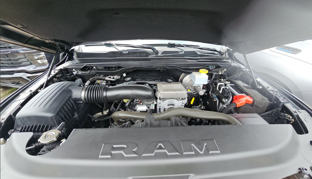 2023 RAM 1500 Big Horn Crew Cab 4x4 5'7' Box