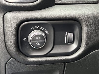 2023 RAM 1500 Big Horn Crew Cab 4x4 5'7' Box