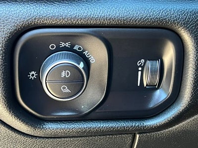 2023 RAM 1500 Big Horn Crew Cab 4x4 6'4' Box