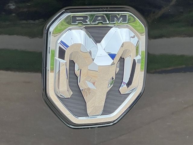 2022 RAM 1500 Laramie Crew Cab 4x4 6'4' Box