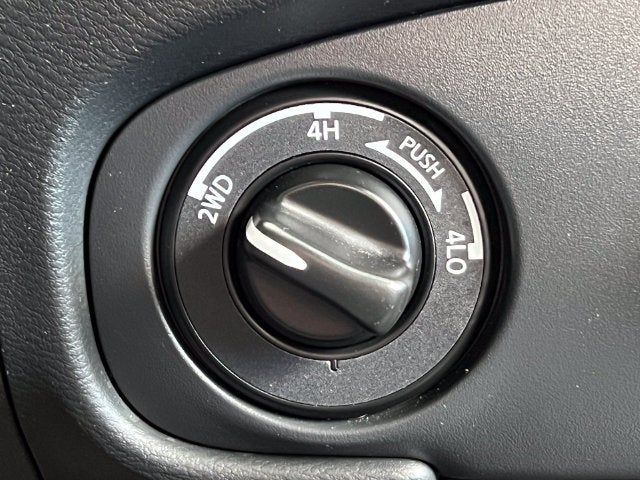 2023 Nissan Frontier Crew Cab SV 4x4