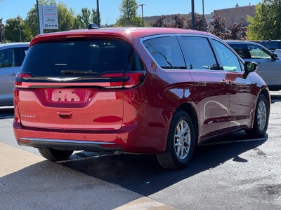 2025 Chrysler Pacifica Select