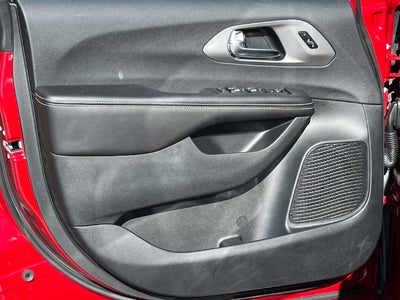 2027 Chrysler Pacifica PACIFICA SELECT