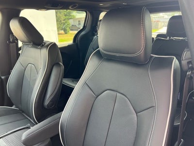 2027 Chrysler Pacifica PACIFICA LIMITED