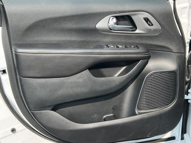 2027 Chrysler Pacifica PACIFICA LIMITED