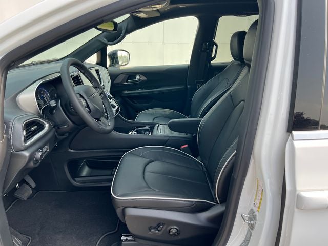 2027 Chrysler Pacifica PACIFICA LIMITED