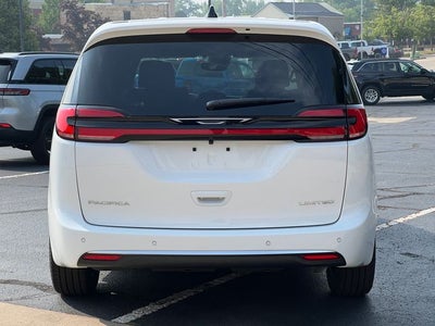 2027 Chrysler Pacifica PACIFICA LIMITED