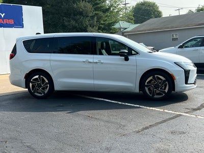 2027 Chrysler Pacifica PACIFICA LIMITED