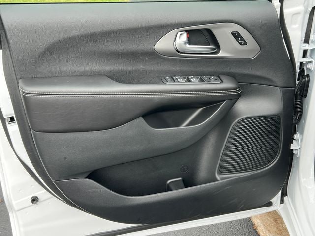 2027 Chrysler Pacifica PACIFICA LIMITED