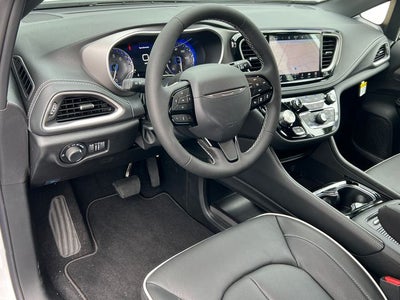 2027 Chrysler Pacifica PACIFICA LIMITED