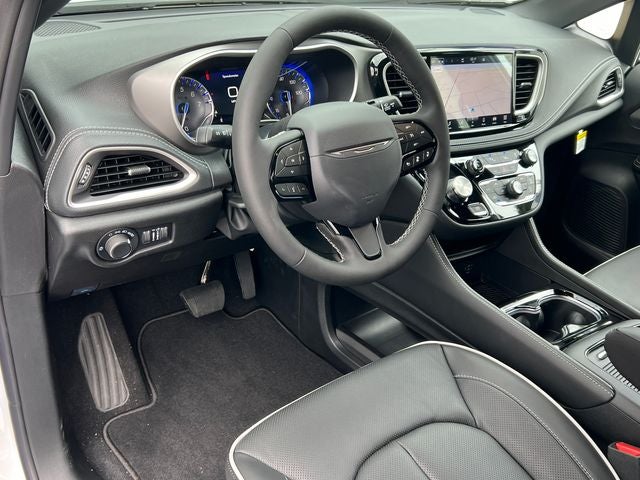 2027 Chrysler Pacifica PACIFICA LIMITED