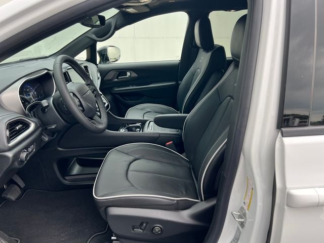 2027 Chrysler Pacifica PACIFICA LIMITED