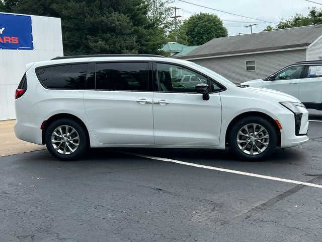2027 Chrysler Pacifica PACIFICA LIMITED