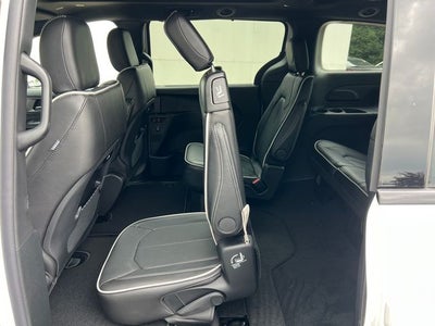 2027 Chrysler Pacifica PACIFICA LIMITED