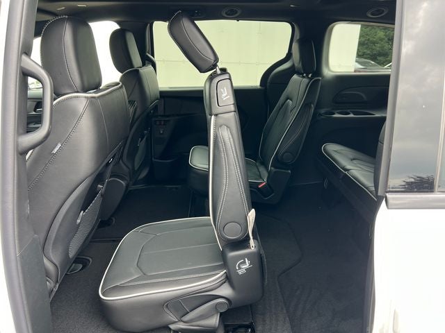 2027 Chrysler Pacifica PACIFICA LIMITED