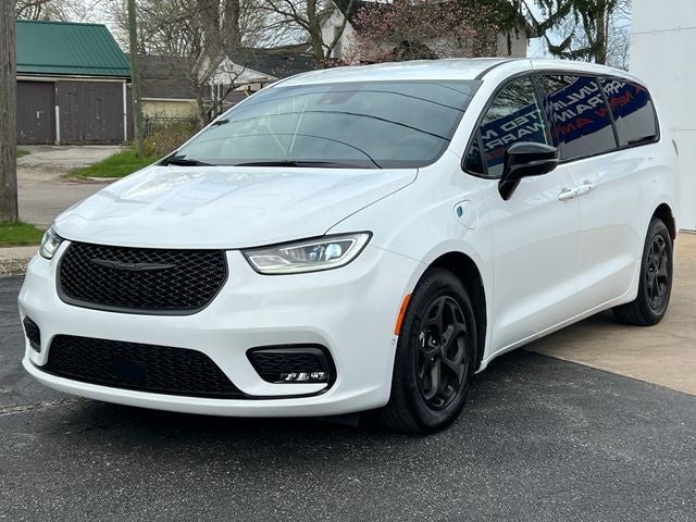 2024 Chrysler Pacifica Hybrid S Appearance Pkg