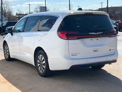 2024 Chrysler Pacifica Hybrid Select