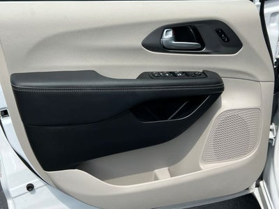 2024 Chrysler Pacifica Touring L AWD