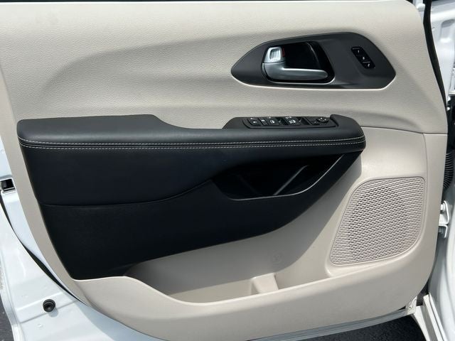2024 Chrysler Pacifica Touring L AWD