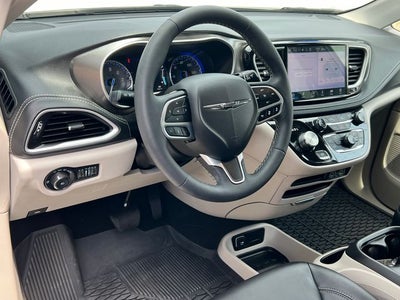 2024 Chrysler Pacifica Touring L AWD
