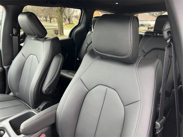 2026 Chrysler Pacifica PACIFICA SELECT AWD