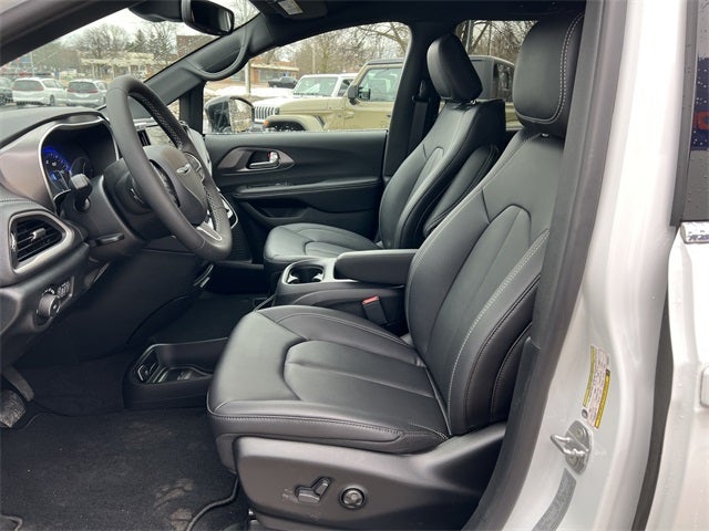2026 Chrysler Pacifica PACIFICA SELECT AWD