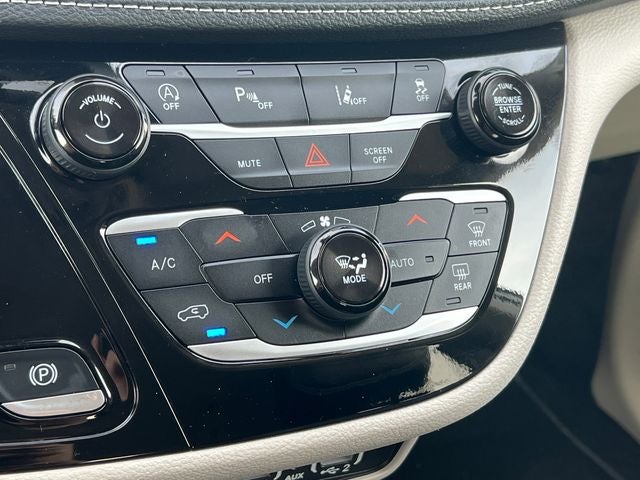 2024 Chrysler Pacifica Touring L AWD