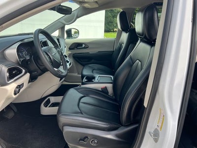 2024 Chrysler Pacifica Touring L AWD