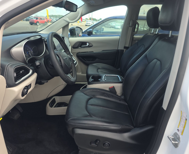 2024 Chrysler Pacifica Touring L AWD