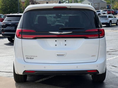 2024 Chrysler Pacifica Touring L AWD