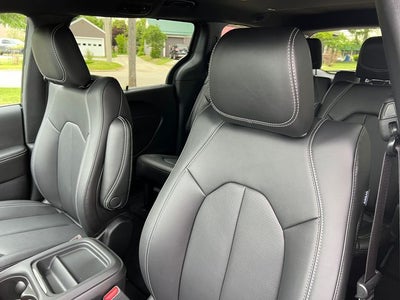 2027 Chrysler Pacifica PACIFICA SELECT AWD