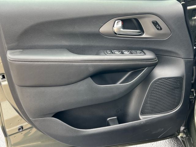 2027 Chrysler Pacifica PACIFICA SELECT AWD