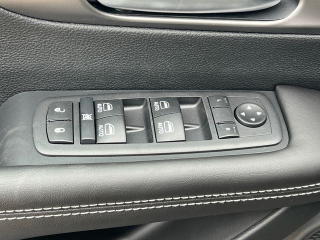 2027 Chrysler Pacifica PACIFICA SELECT AWD