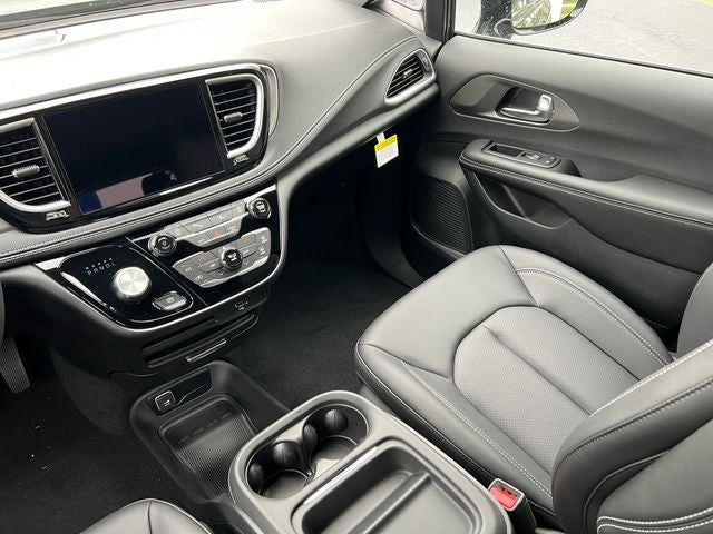 2027 Chrysler Pacifica PACIFICA SELECT AWD