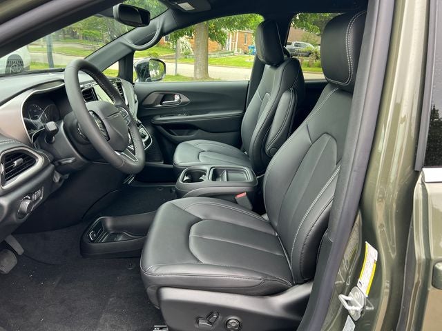 2027 Chrysler Pacifica PACIFICA SELECT AWD