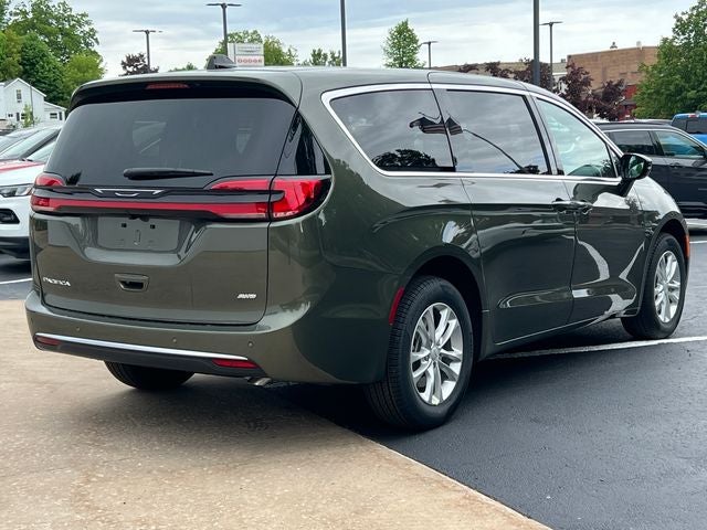 2027 Chrysler Pacifica PACIFICA SELECT AWD