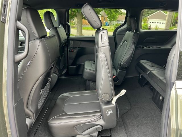 2027 Chrysler Pacifica PACIFICA SELECT AWD