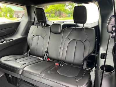2027 Chrysler Pacifica PACIFICA SELECT AWD