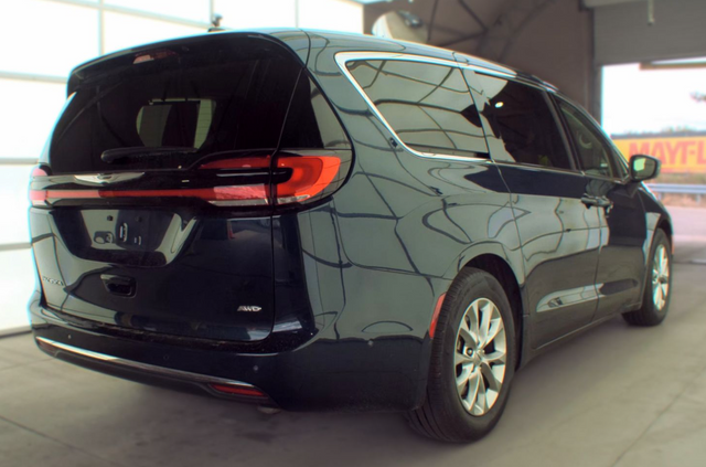 2023 Chrysler Pacifica Touring L AWD