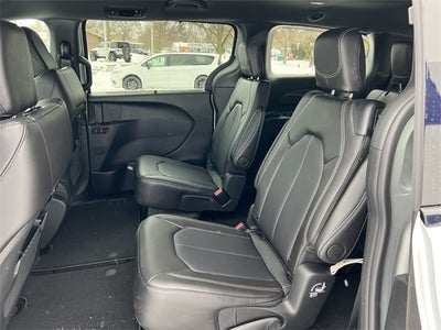 2026 Chrysler Pacifica PACIFICA SELECT AWD