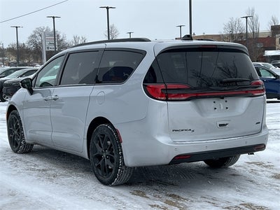 2026 Chrysler Pacifica PACIFICA SELECT AWD