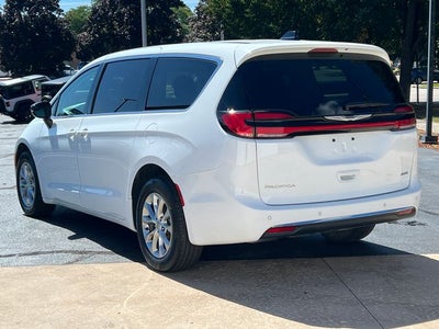 2024 Chrysler Pacifica Touring L AWD