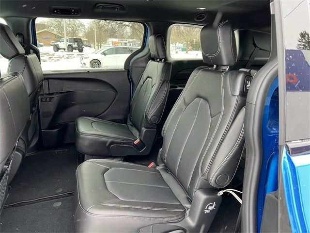 2026 Chrysler Pacifica PACIFICA SELECT AWD