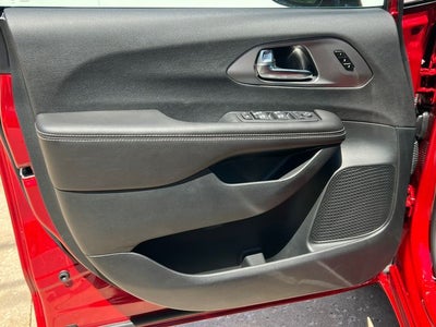 2027 Chrysler Pacifica PACIFICA SELECT AWD