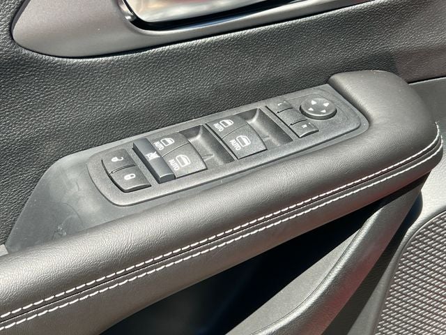 2027 Chrysler Pacifica PACIFICA SELECT AWD