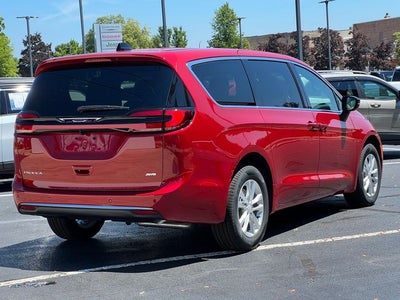 2027 Chrysler Pacifica PACIFICA SELECT AWD
